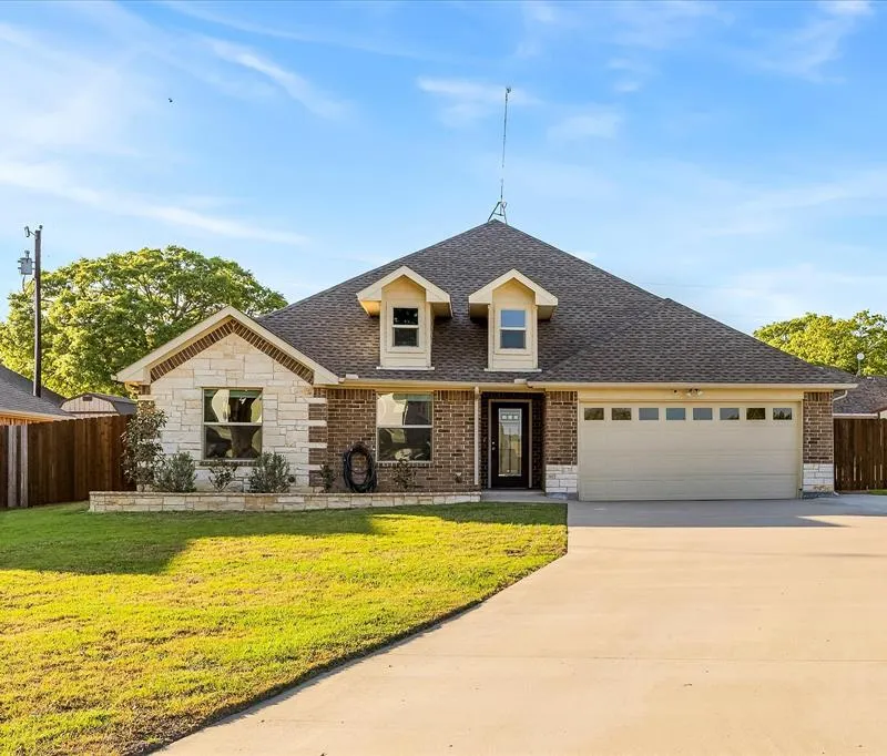 2808 Rodeo Drive, Quinlan TX 75474