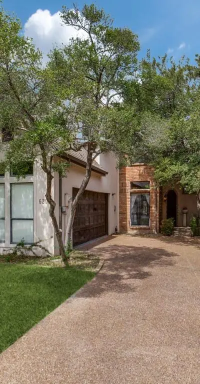 6205 Twin Oaks Circle, Dallas TX 75240
