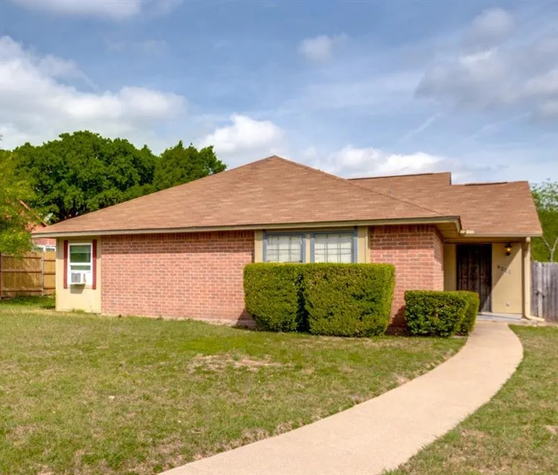 7049 Sorcey Road, Dallas TX 75249