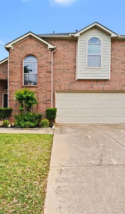 1053 Liberty Circle, Hurst TX 76053