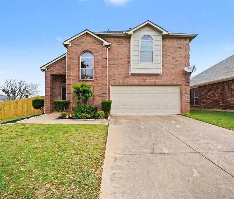1053 Liberty Circle, Hurst TX 76053