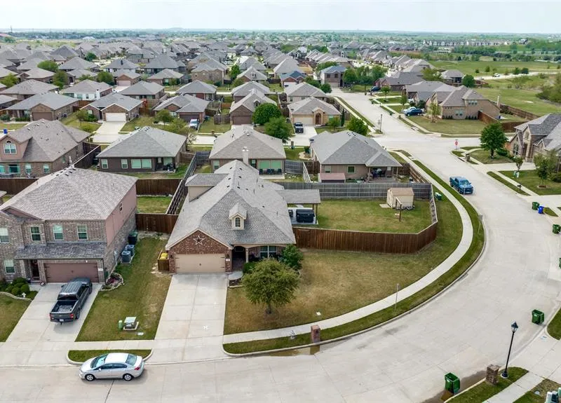5100 Crystal Lake Avenue, Krum TX 76249