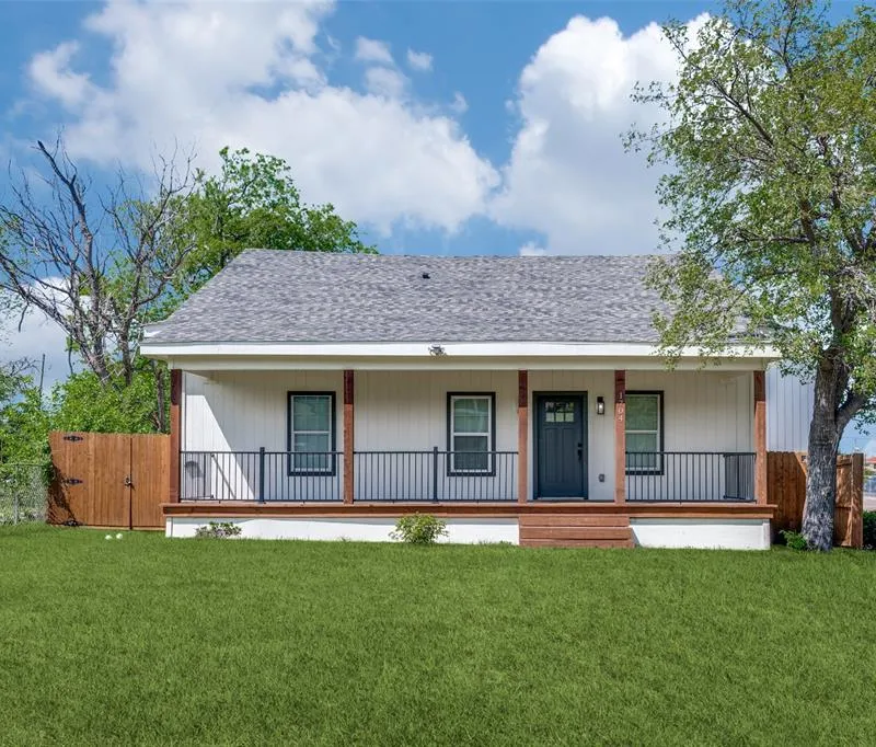 1704 S Jennings Avenue, Fort Worth TX 76110