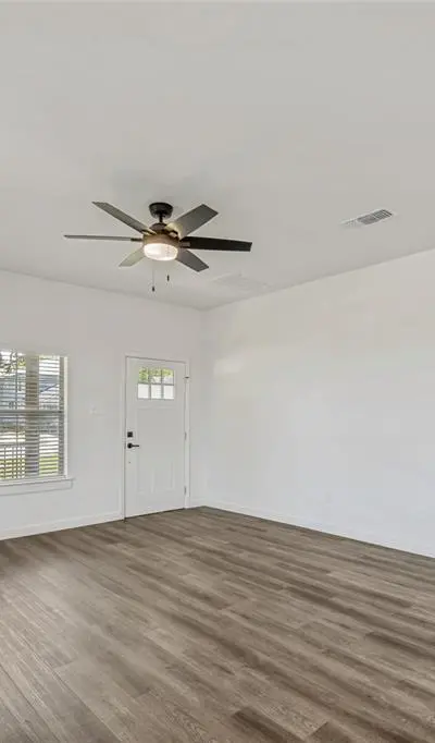 1704 S Jennings Avenue, Fort Worth TX 76110 - Photo 5