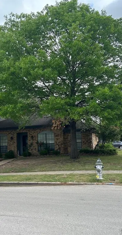 3901 W Country Club Drive, Irving TX 75038