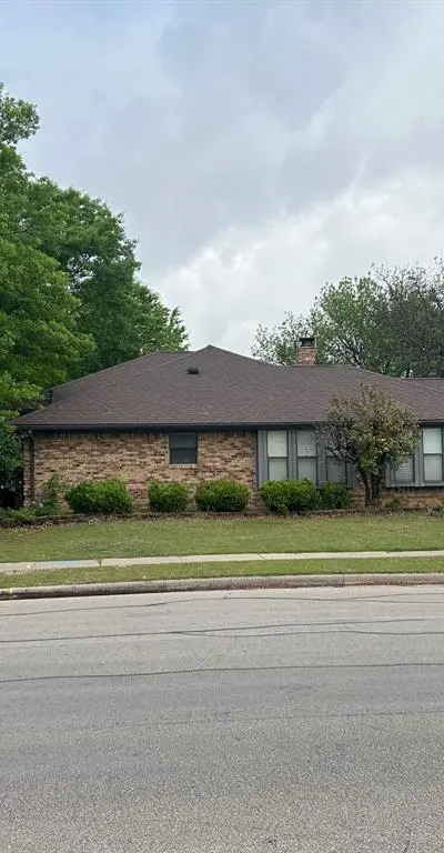 3901 W Country Club Drive, Irving TX 75038 - Photo 2
