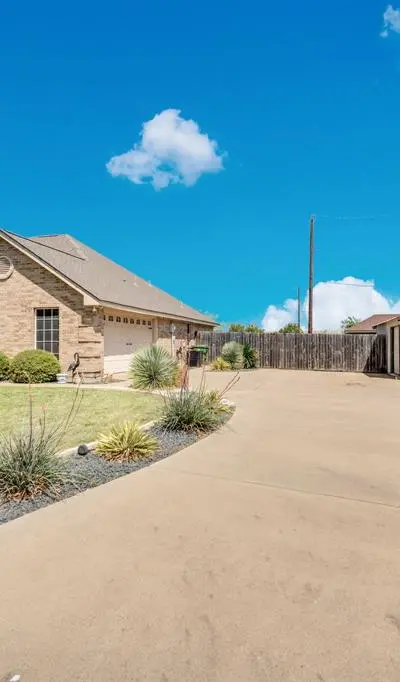 904 Martin, Italy TX 76651 - Photo 2