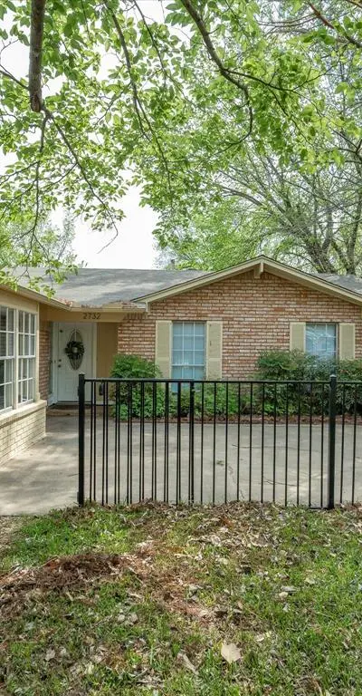 2732 Foxcroft Circle, Denton TX 76209 - Photo 3