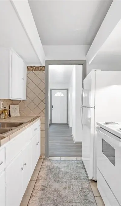 1811 Vatican Lane, Dallas TX 75224 - Photo 2