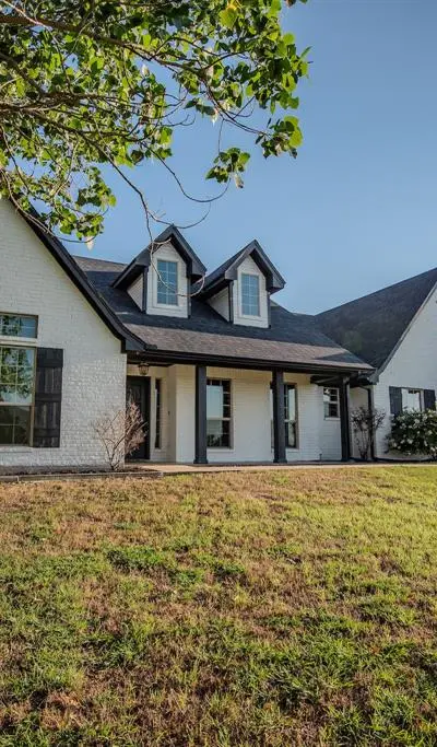 142 Lakeside Drive, Lipan TX 76462