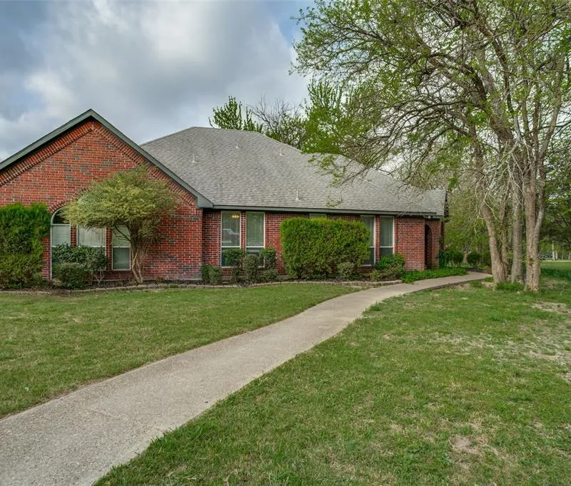 305 Cedar Hill Circle, Lowry Crossing TX 75407