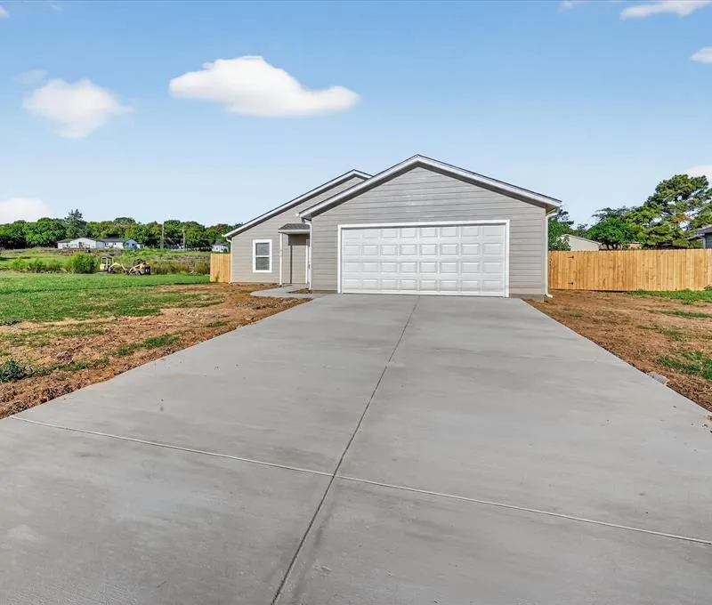 412 Susan Drive, Kennedale TX 76060