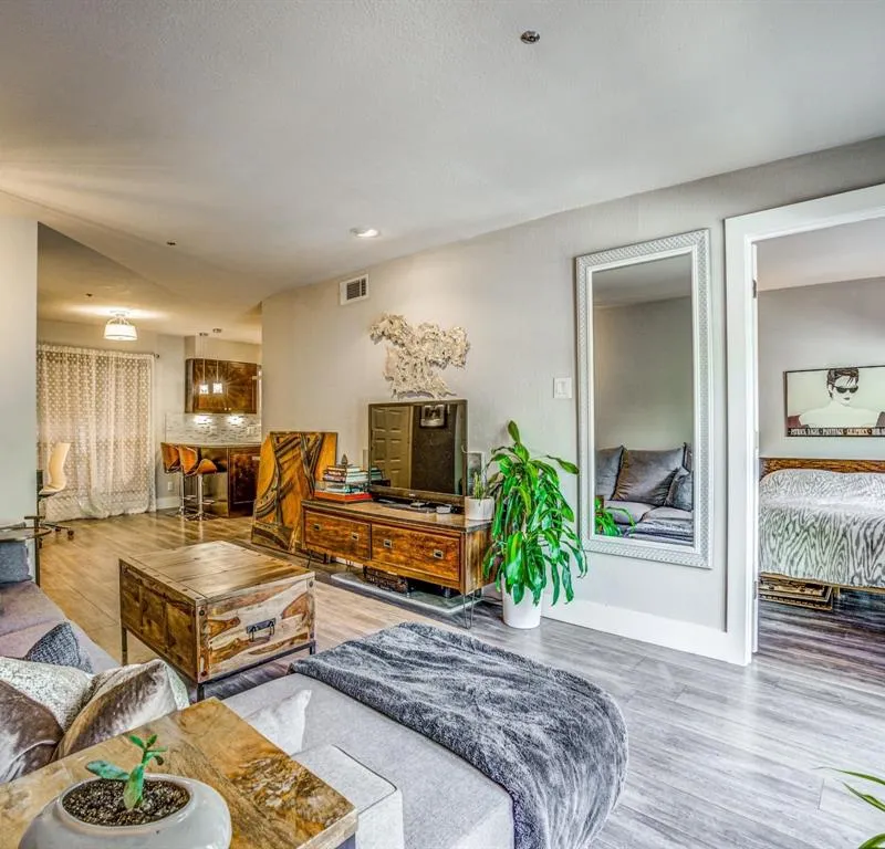 4303 Buena Vista Street # 203, Dallas TX 75205