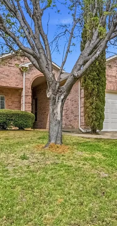 3023 Stallion Crossing, Irving TX 75060 - Photo 2