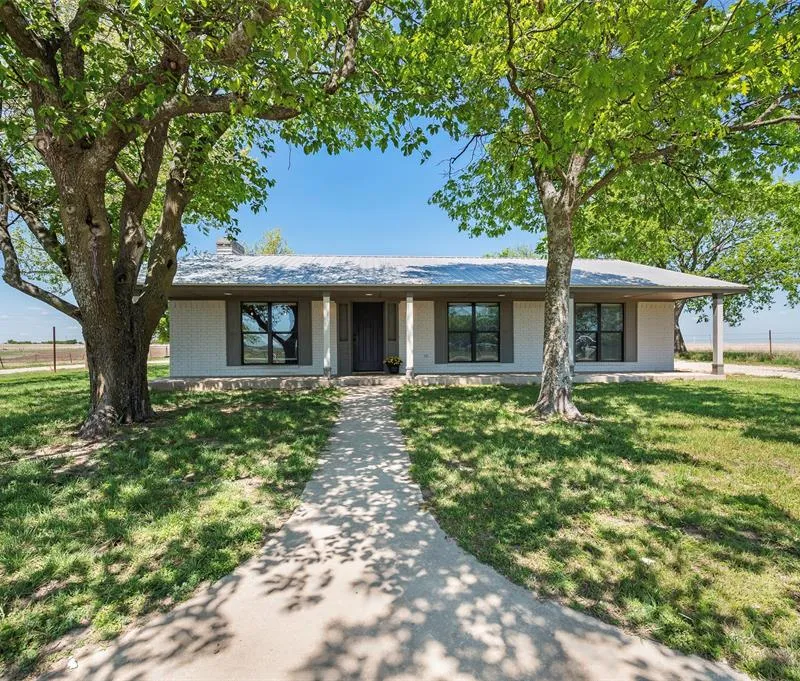 3949 County Road 302, Muenster TX 76252