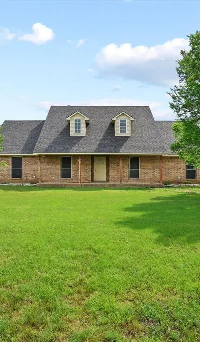 386 Scoggins Road, Tioga TX 76271 - Photo 2