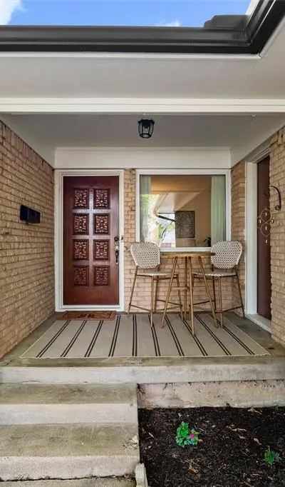 514 Huntingdon Court, Irving TX 75061 - Photo 4