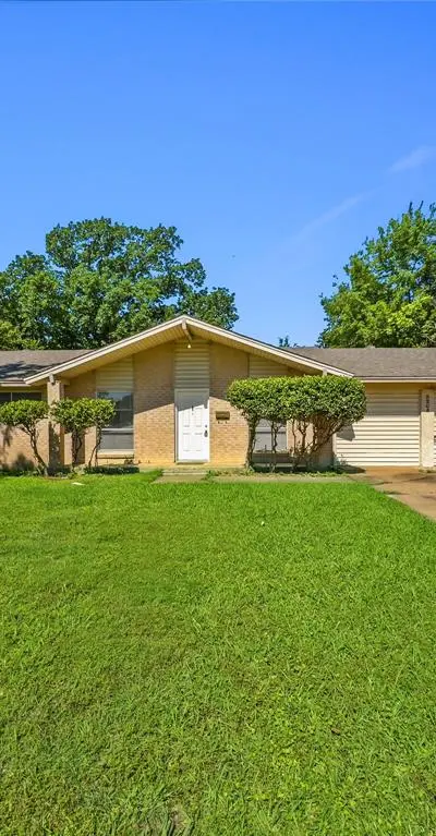 3205 Harvard Street N, Irving TX 75062 - Photo 2