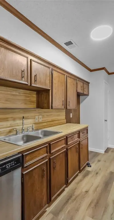 3205 Harvard Street N, Irving TX 75062 - Photo 5