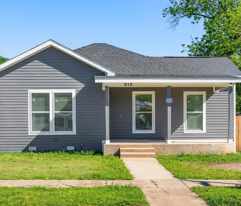 915 E Humbolt Street, Fort Worth TX 76104