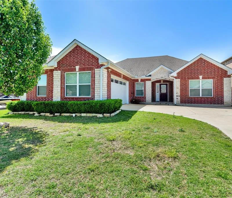 105 Ashlyn Court, Whitesboro TX 76273
