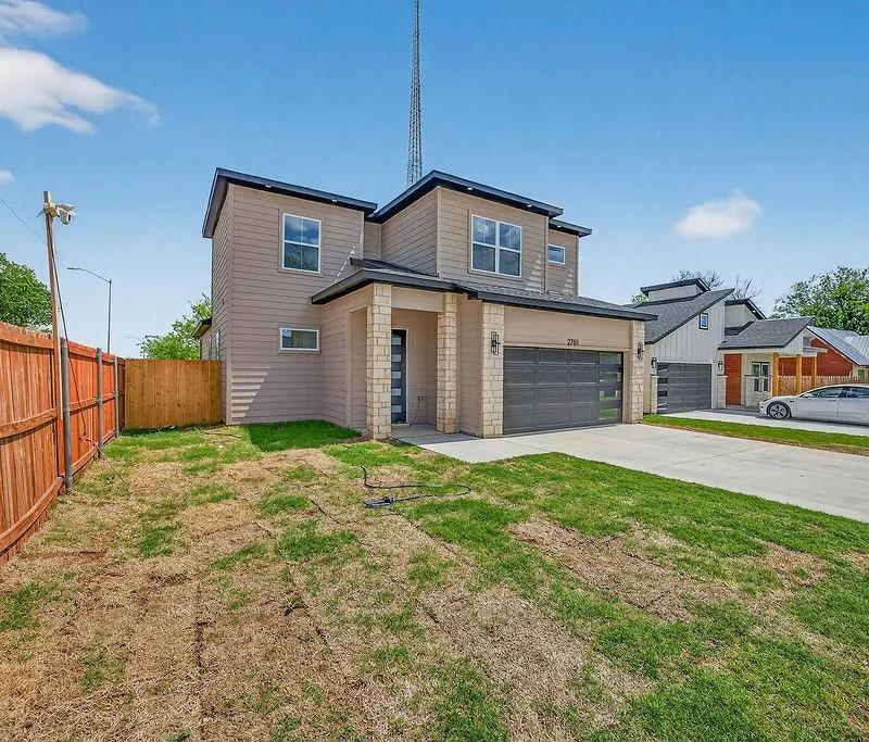 2701 S Jones Street, Fort Worth TX 76104