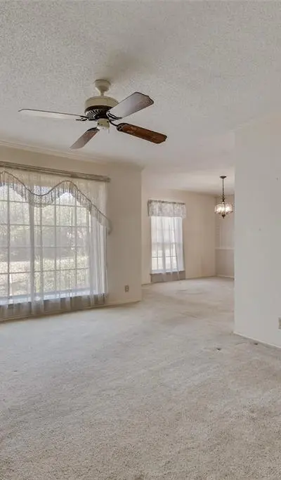102 S Royal Oak Drive, Duncanville TX 75116 - Photo 5