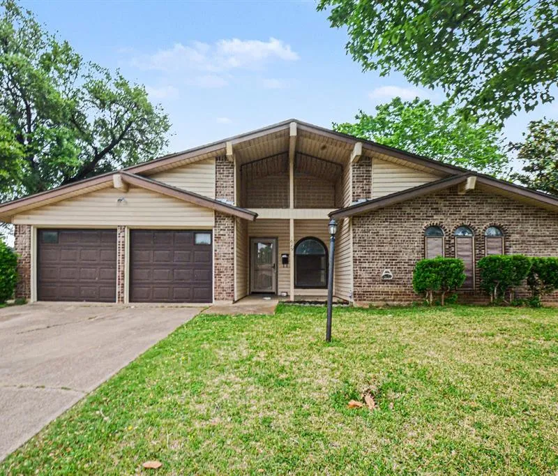 1629 Brent Court, Grand Prairie TX 75051