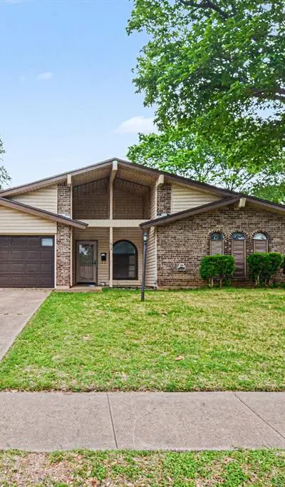 1629 Brent Court, Grand Prairie TX 75051 - Photo 2