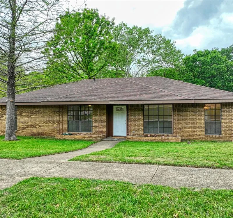 306 Larry Drive, Duncanville TX 75137