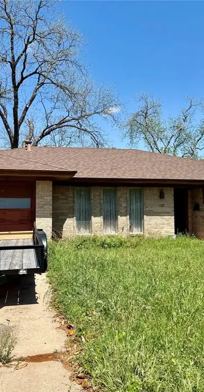 127 Kings Row Street, Arlington TX 76010