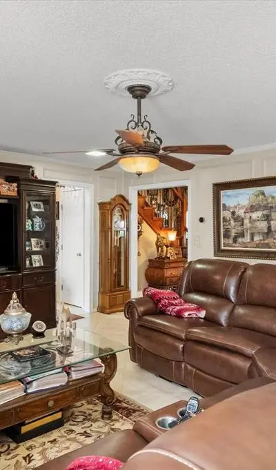 1005 Acorn Court, Arlington TX 76012 - Photo 5