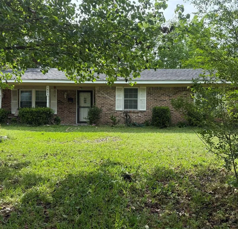 1600 S Jackson Street, Kaufman TX 75142