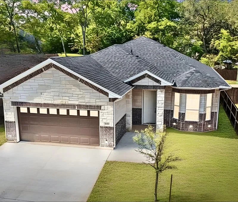 413 Henderson Street, Bonham TX 75418
