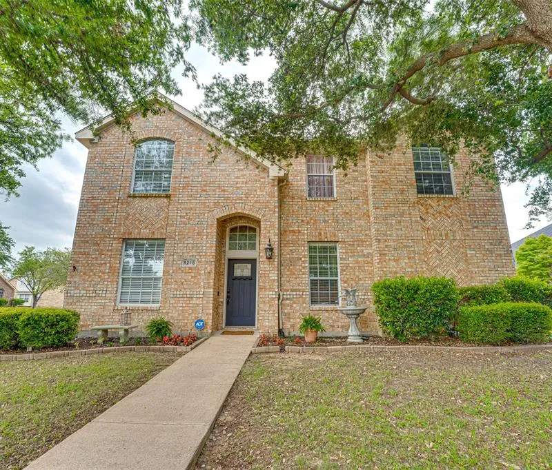 5218 Griffins Pointe Drive, Rowlett TX 75089