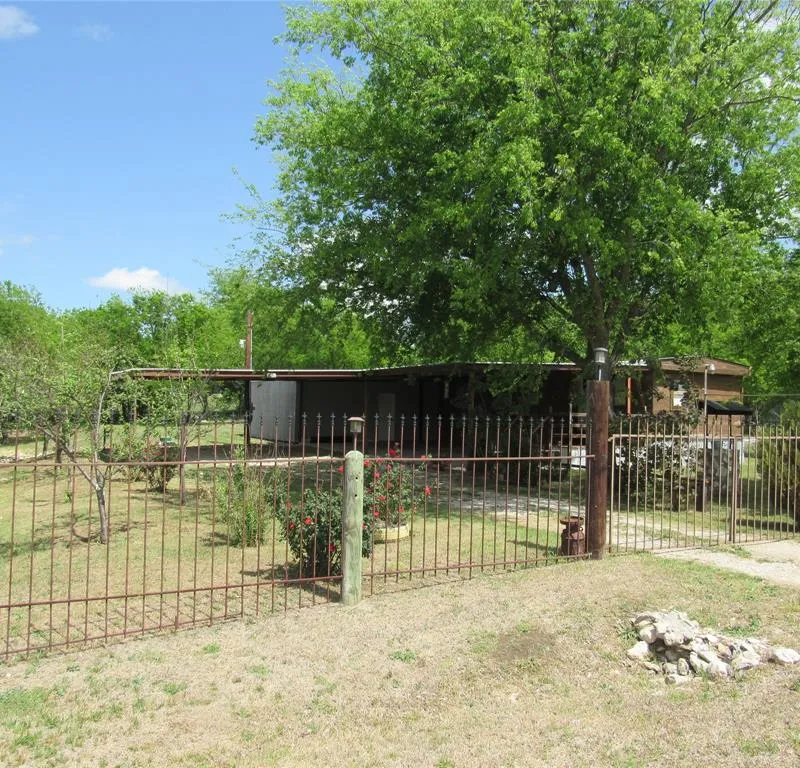 8927 Cartwright Drive, Cresson TX 76035