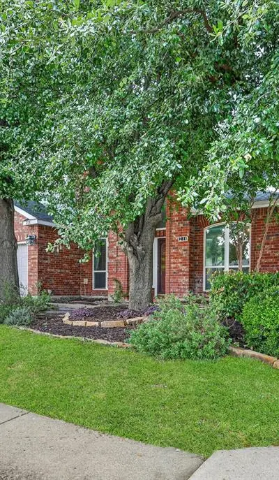 211 Milton Drive, Arlington TX 76002 - Photo 3