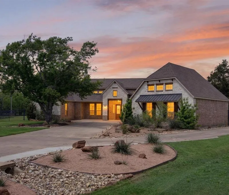 3908 Chapel Court, Double Oak TX 75028