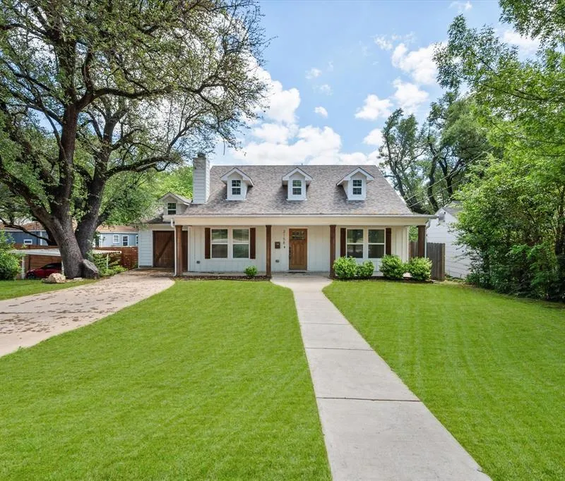 2158 Morning Glory Avenue, Fort Worth TX 76111
