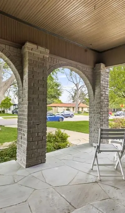 907 Monte Vista Drive, Dallas TX 75223 - Photo 3