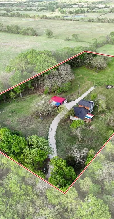 1604 County Rd 4040, Savoy TX 75479 - Photo 2