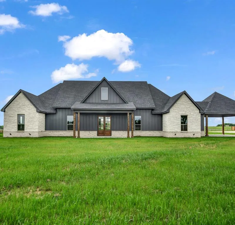 1390 Poe Prairie Road, Millsap TX 76066