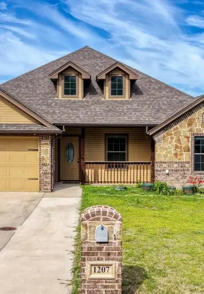 1207 Butterfield Street, Bridgeport TX 76426 - Photo 2