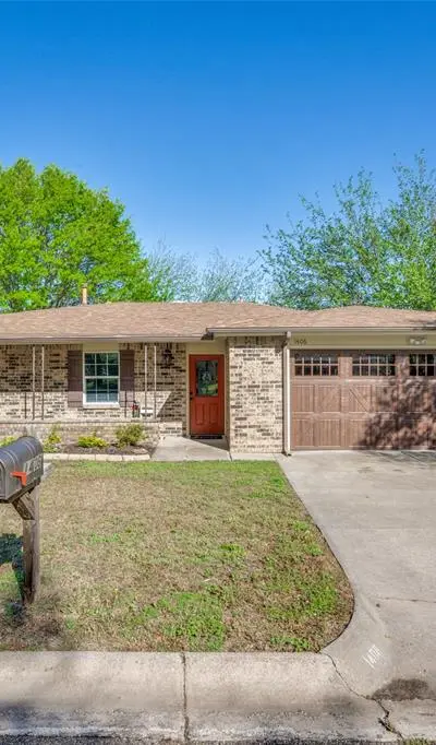 1406 Jackson Street, Bowie TX 76230 - Photo 2