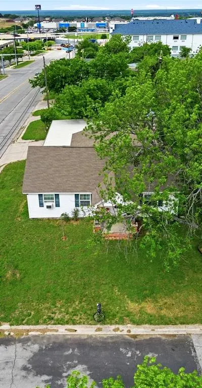 904 S Perrin Street, Decatur TX 76234 - Photo 3