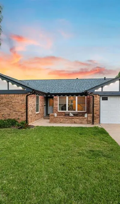 333 Mountainview Drive, Hurst TX 76054 - Photo 2