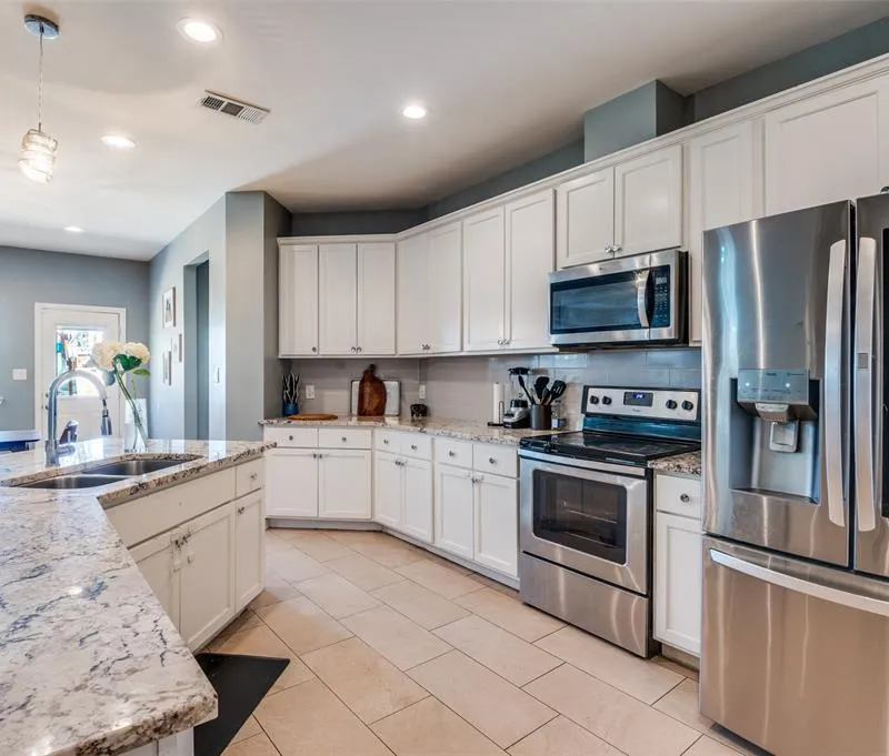 2723 Pike Drive, Lancaster TX 75134