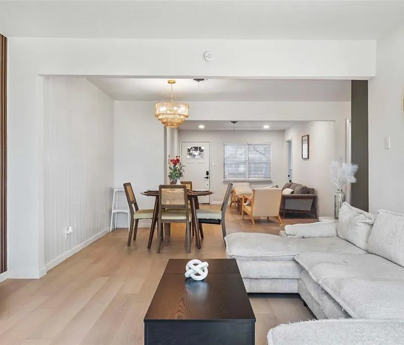 416 Simmons, Hurst TX 76053
