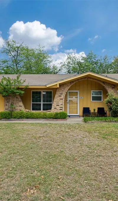 1008 Sherwood Drive, Bedford TX 76022