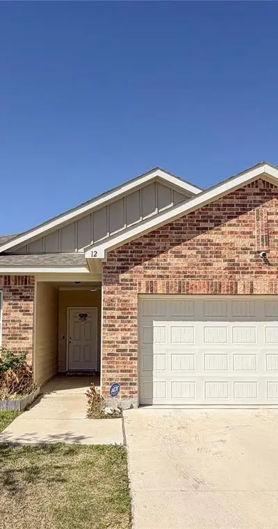 12 Elderbrook Lane, Edgecliff Village TX 76134